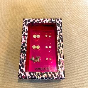 **NWT** Betsy Johnson earring set (set of 6)